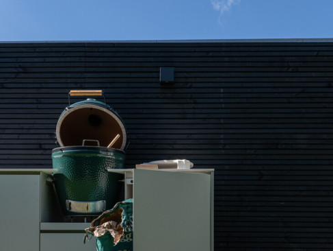 Concepts outdoor kitchen with Big Green Egg barbecue