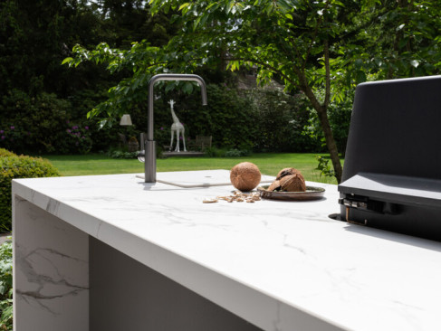 Complete outdoor kitchen in an exclusive landscape garden