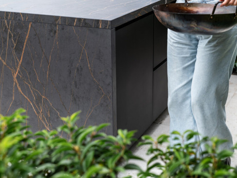 Luxurious outdoor kitchen with Big Green Egg in Herentals